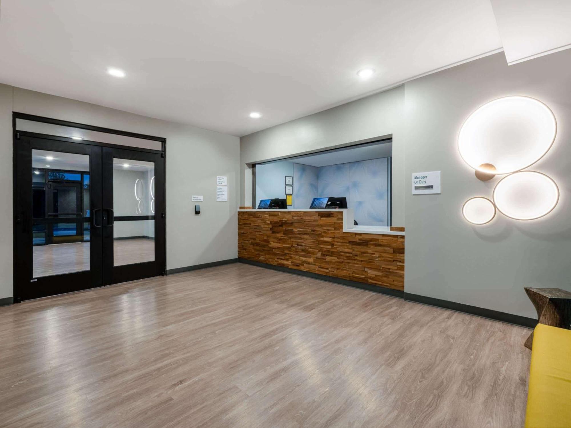 Echo Extended By Wyndham Hotel Madison